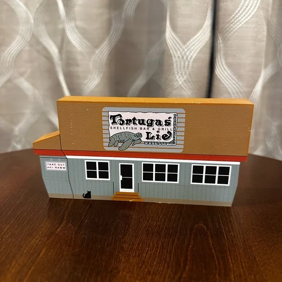 The Cat’s Meow Set of Three Decorative Wooden Buildings - Picture 4 of 9